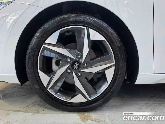 Hyundai Avante 2022 1.6 автомат (гидро), миниатюра 7 Hyundai Avante 2022 1.6 автомат (гидро), миниатюра 7