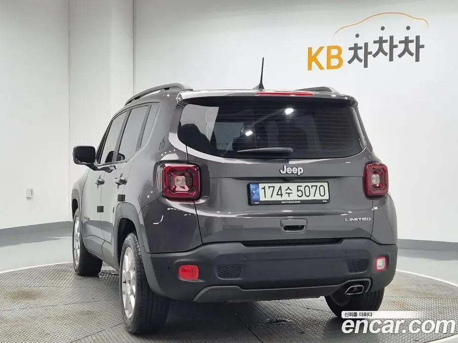Jeep Renegade 2021 2.4 автомат (гидро), фото 2 Jeep Renegade 2021 2.4 автомат (гидро), фото 2