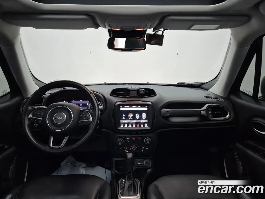 Jeep Renegade 2021 2.4 автомат (гидро), фото 7 Jeep Renegade 2021 2.4 автомат (гидро), фото 7