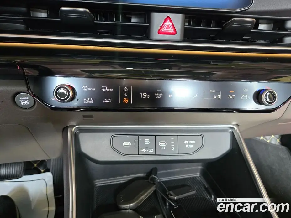 Kia Carnival 2024 1.6 автомат (гидро), фото 13