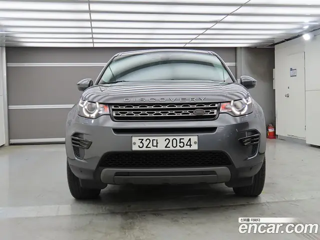 Land Rover Discovery Sport 2017 2.0 автомат (гидро), миниатюра 2