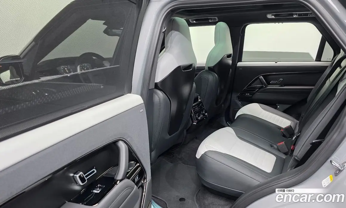 Land Rover Range Rover Sport 2025 4.4 автомат (гидро), фото 12