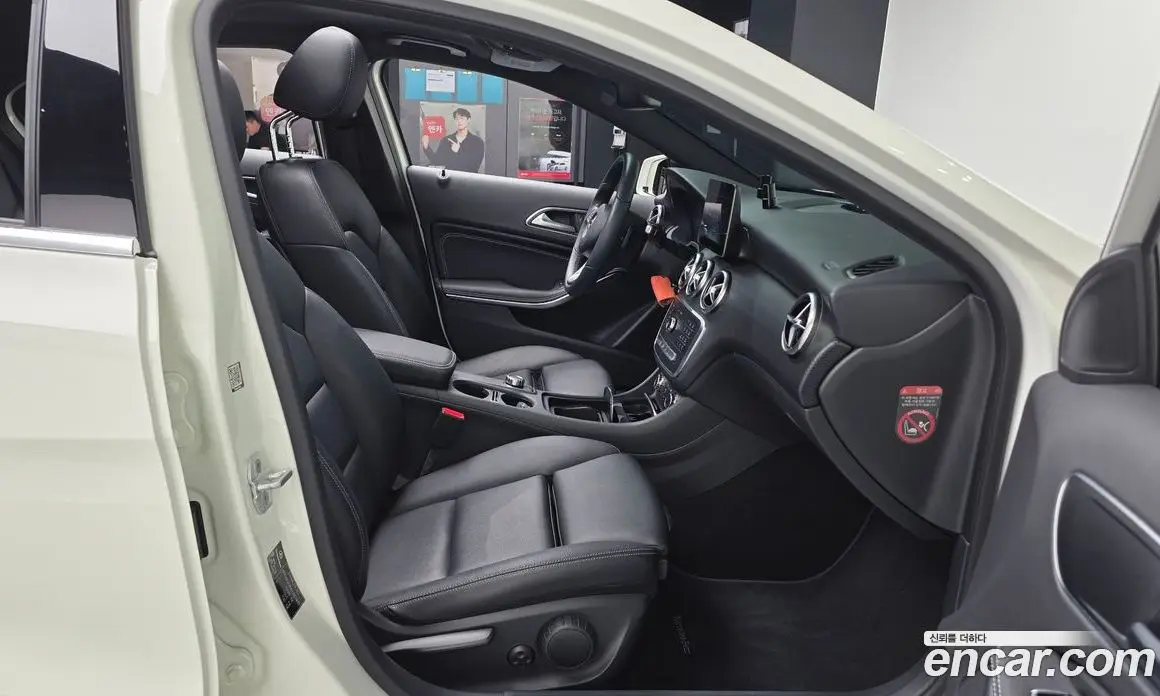Mercedes-Benz A-Class 2016 1.6 автомат (гидро), фото 11 Mercedes-Benz A-Class 2016 1.6 автомат (гидро), фото 11