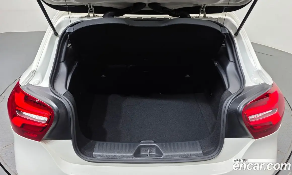 Mercedes-Benz A-Class 2016 1.6 автомат (гидро), фото 20 Mercedes-Benz A-Class 2016 1.6 автомат (гидро), фото 20