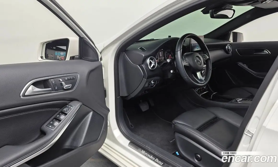 Mercedes-Benz A-Class 2016 1.6 автомат (гидро), фото 10 Mercedes-Benz A-Class 2016 1.6 автомат (гидро), фото 10