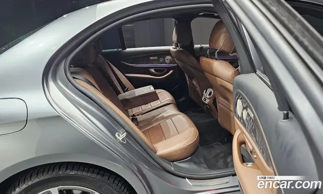 Mercedes-Benz E-Class 2022 2.0 автомат (гидро), миниатюра 11