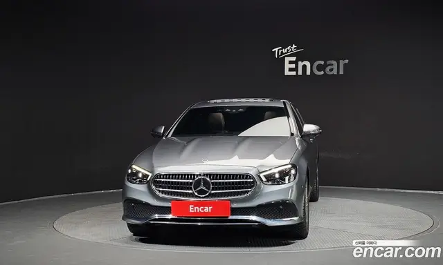 Mercedes-Benz E-Class 2022 2.0 автомат (гидро), миниатюра 3