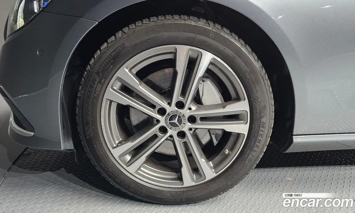 Mercedes-Benz E-Class 2022 2.0 автомат (гидро), фото 5