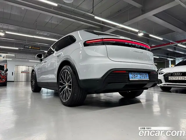 Porsche Macan 2025 0.2 автомат (гидро), миниатюра 6