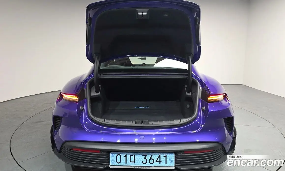 Porsche Taycan 2025 0.1 автомат (гидро), фото 20