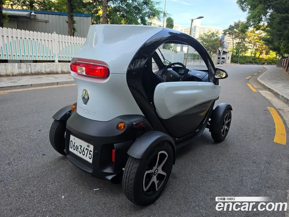Renault (Samsung) Twizy 2017 0.1 автомат (гидро), фото 2 Renault (Samsung) Twizy 2017 0.1 автомат (гидро), фото 2