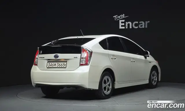 Toyota Prius 2015 1.8 автомат (гидро), миниатюра 2 Toyota Prius 2015 1.8 автомат (гидро), миниатюра 2