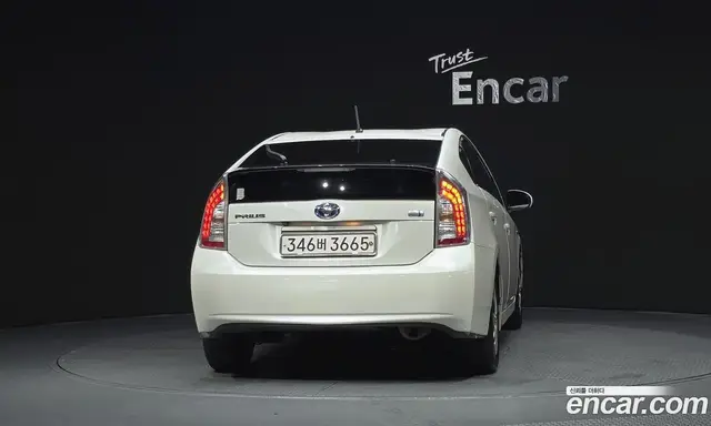Toyota Prius 2015 1.8 автомат (гидро), миниатюра 4 Toyota Prius 2015 1.8 автомат (гидро), миниатюра 4