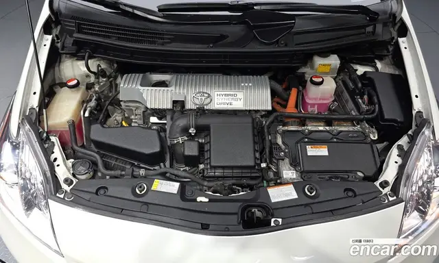 Toyota Prius 2015 1.8 автомат (гидро), миниатюра 6 Toyota Prius 2015 1.8 автомат (гидро), миниатюра 6