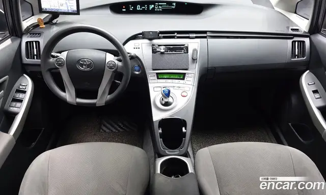 Toyota Prius 2015 1.8 автомат (гидро), миниатюра 7 Toyota Prius 2015 1.8 автомат (гидро), миниатюра 7