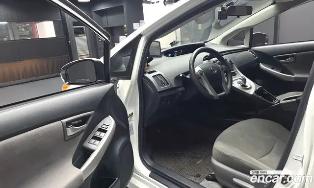 Toyota Prius 2015 1.8 автомат (гидро), миниатюра 10 Toyota Prius 2015 1.8 автомат (гидро), миниатюра 10