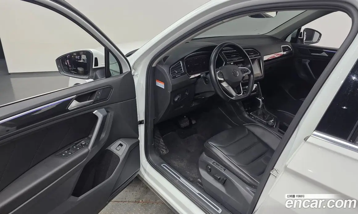 Volkswagen Tiguan 2022 2.0 автомат (гидро), фото 10 Volkswagen Tiguan 2022 2.0 автомат (гидро), фото 10