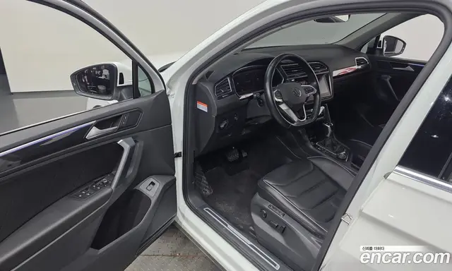 Volkswagen Tiguan 2022 2.0 автомат (гидро), миниатюра 10 Volkswagen Tiguan 2022 2.0 автомат (гидро), миниатюра 10