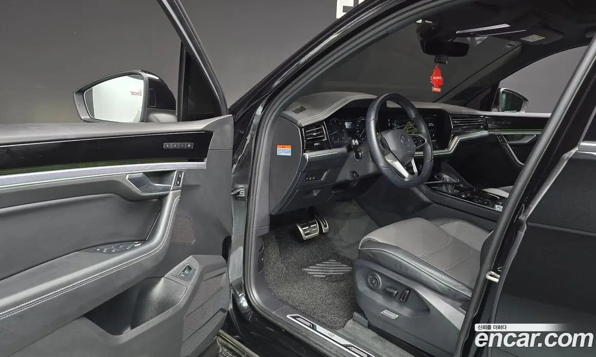 Volkswagen Touareg 2023 3.0 автомат (гидро), фото 10