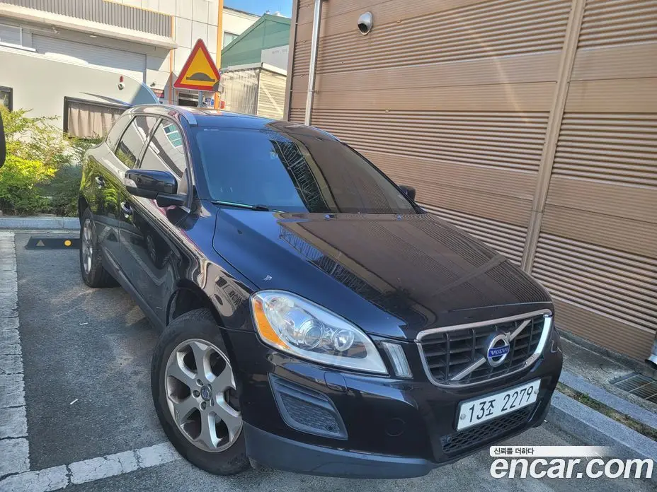 Volvo XC60 2011 2.4 автомат (гидро), фото 3 Volvo XC60 2011 2.4 автомат (гидро), фото 3