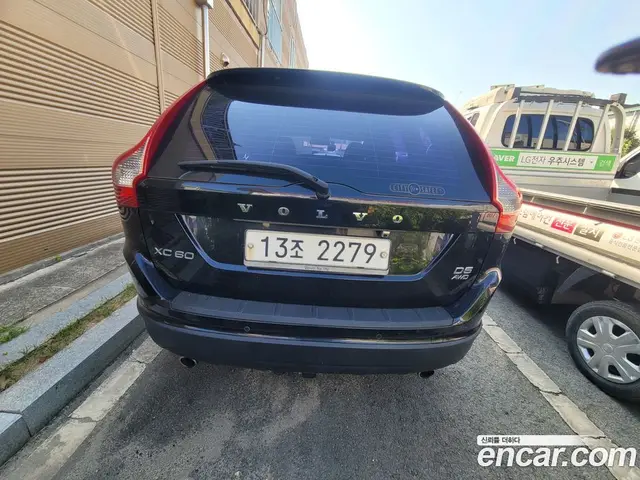 Volvo XC60 2011 2.4 автомат (гидро), миниатюра 7 Volvo XC60 2011 2.4 автомат (гидро), миниатюра 7