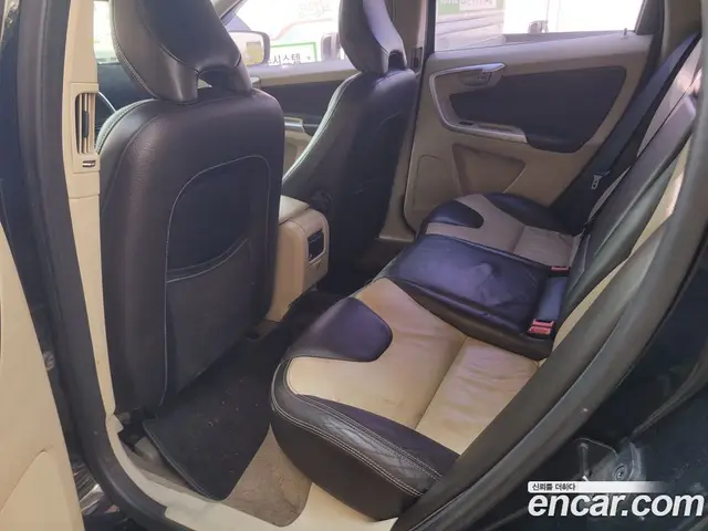 Volvo XC60 2011 2.4 автомат (гидро), миниатюра 8 Volvo XC60 2011 2.4 автомат (гидро), миниатюра 8