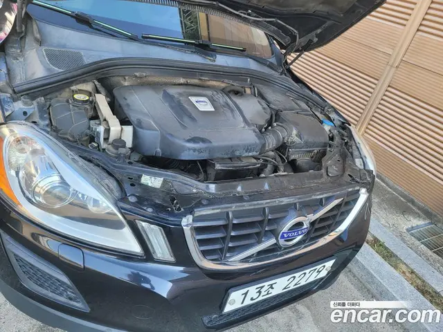 Volvo XC60 2011 2.4 автомат (гидро), миниатюра 9 Volvo XC60 2011 2.4 автомат (гидро), миниатюра 9