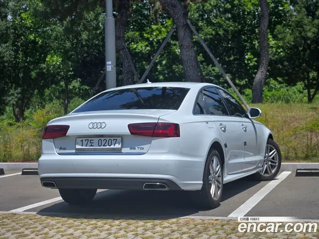Audi A6 2015 2.0 автомат (гидро), миниатюра 3