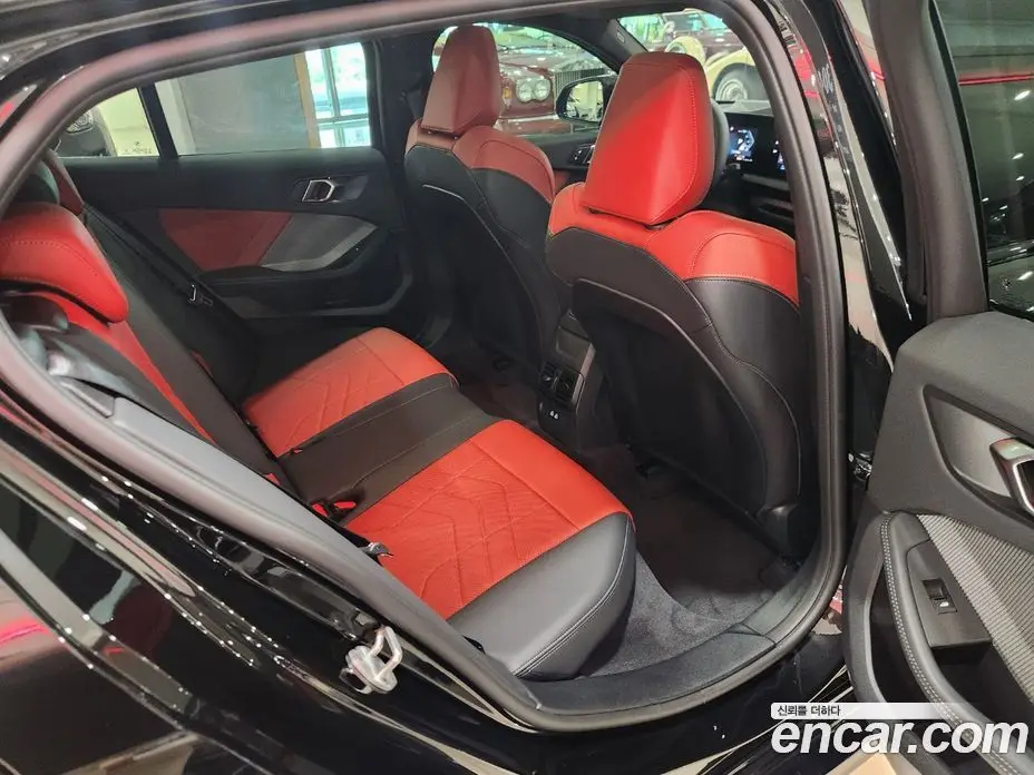 BMW 1 серия 2025 2.0 автомат (гидро), фото 12