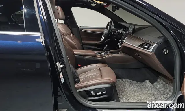 BMW 5 серия 2018 2.0 автомат (гидро), миниатюра 11 BMW 5 серия 2018 2.0 автомат (гидро), миниатюра 11