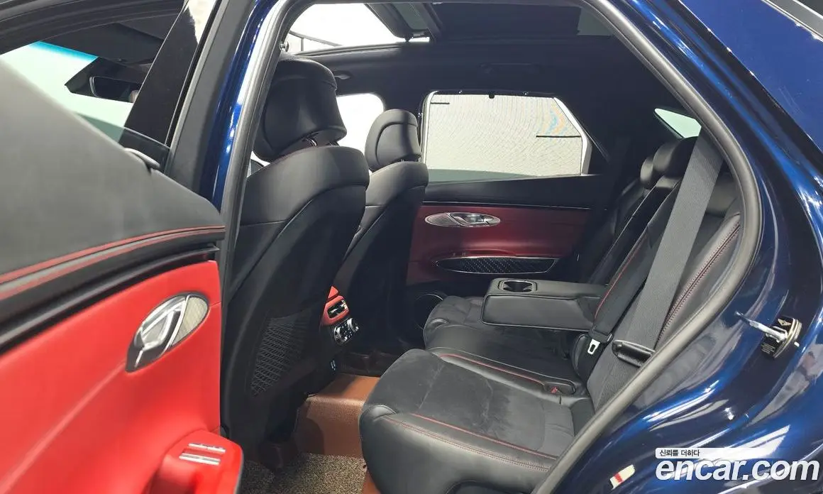 Genesis GV70 2021 2.5 автомат (гидро), фото 12 Genesis GV70 2021 2.5 автомат (гидро), фото 12
