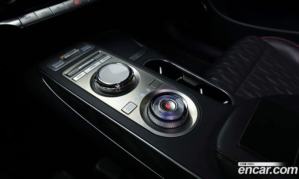 Genesis GV70 2021 2.5 автомат (гидро), фото 9