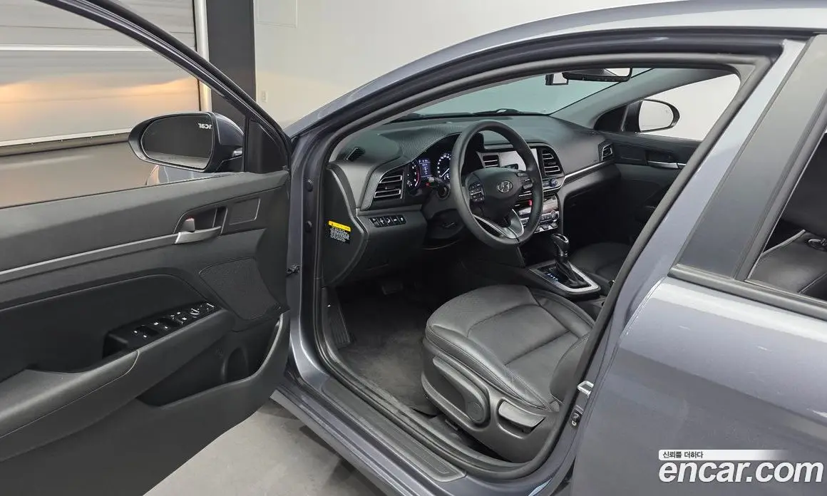 Hyundai Avante 2019 1.6 автомат (гидро), фото 10