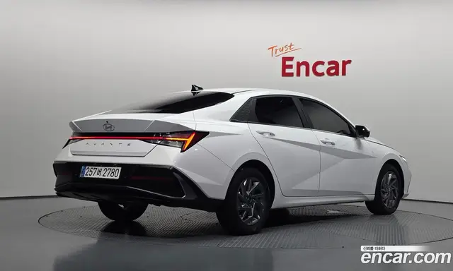 Hyundai Avante 2023 1.6 автомат (гидро), миниатюра 2