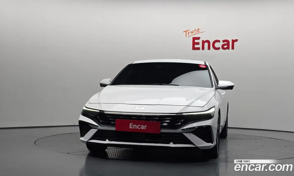 Hyundai Avante 2023 1.6 автомат (гидро), фото 3