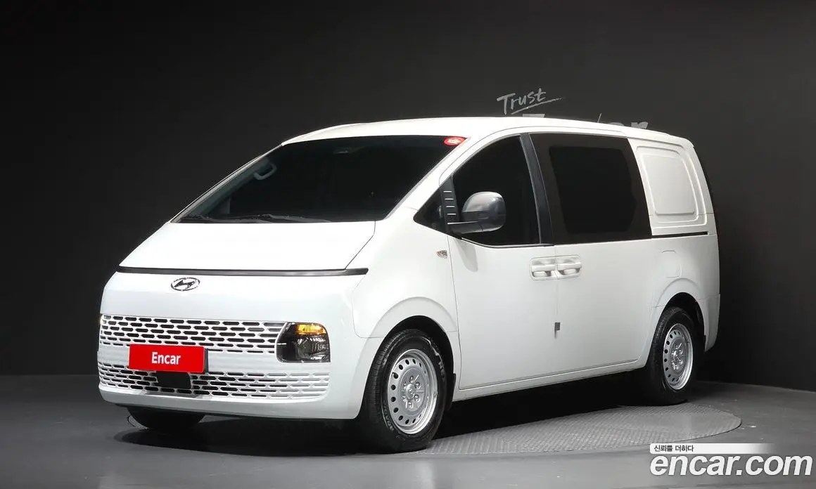 Hyundai Staria 2024 2.2 механика, фото 1 Hyundai Staria 2024 2.2 механика, фото 1