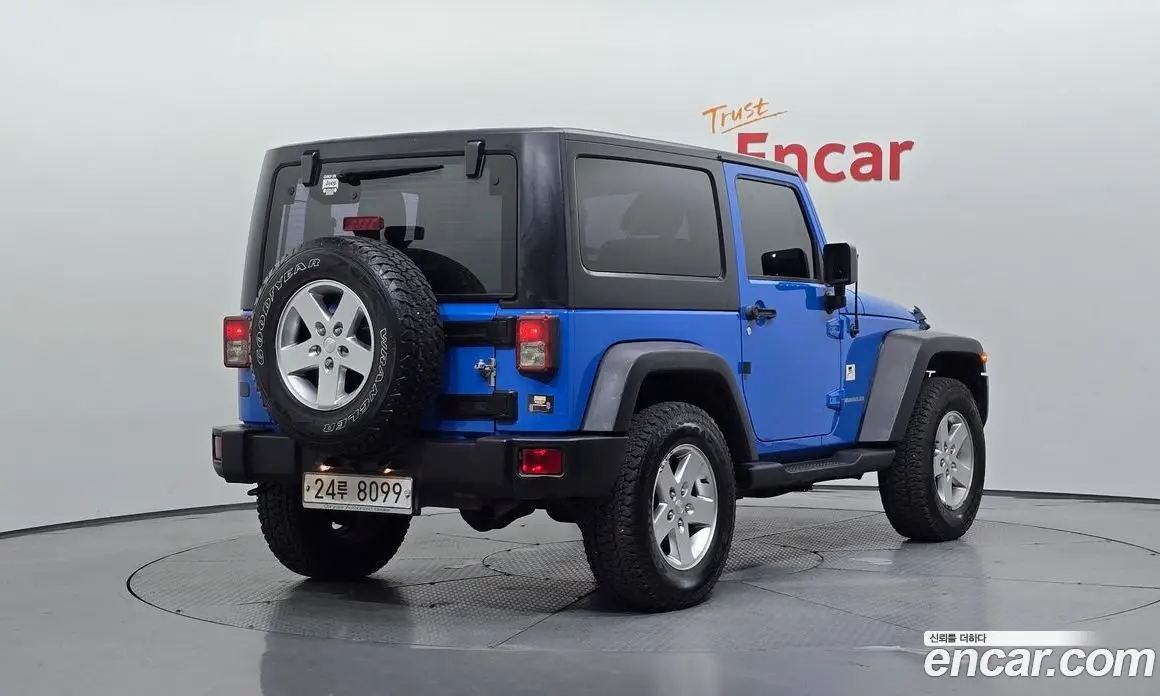 Jeep Wrangler 2011 2.8 автомат (гидро), фото 2 Jeep Wrangler 2011 2.8 автомат (гидро), фото 2