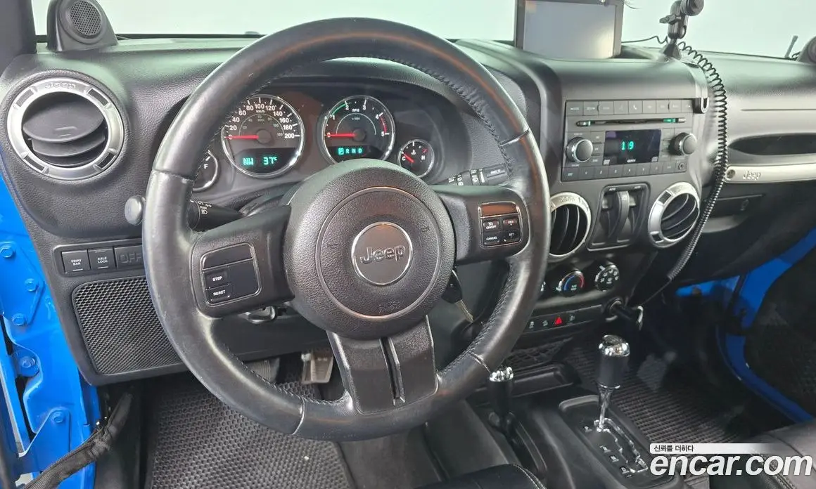 Jeep Wrangler 2011 2.8 автомат (гидро), фото 13 Jeep Wrangler 2011 2.8 автомат (гидро), фото 13