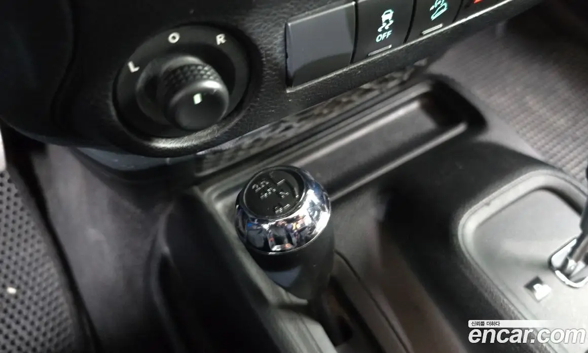 Jeep Wrangler 2011 2.8 автомат (гидро), фото 19 Jeep Wrangler 2011 2.8 автомат (гидро), фото 19