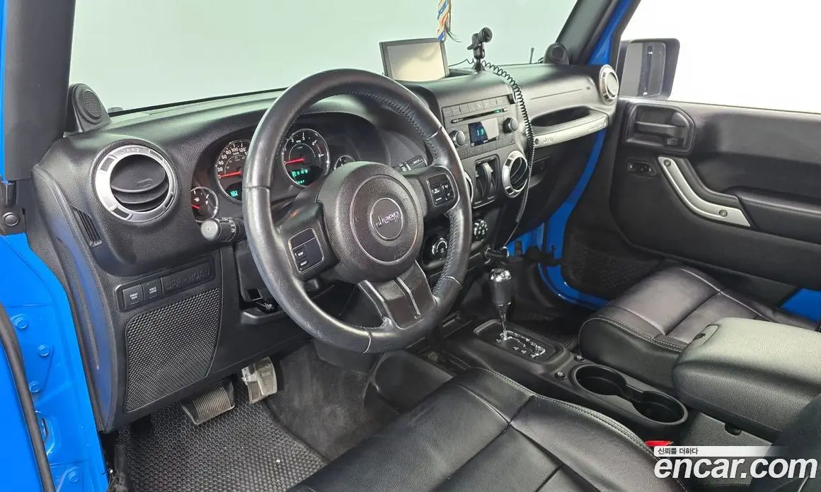 Jeep Wrangler 2011 2.8 автомат (гидро), фото 7 Jeep Wrangler 2011 2.8 автомат (гидро), фото 7