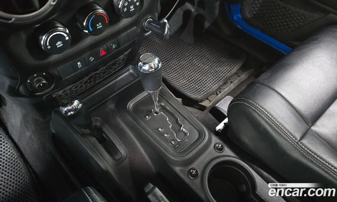 Jeep Wrangler 2011 2.8 автомат (гидро), фото 9 Jeep Wrangler 2011 2.8 автомат (гидро), фото 9