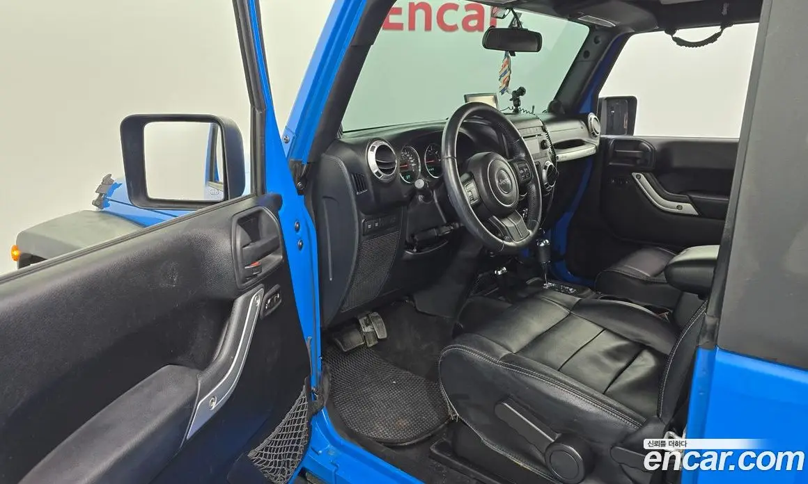 Jeep Wrangler 2011 2.8 автомат (гидро), фото 10 Jeep Wrangler 2011 2.8 автомат (гидро), фото 10
