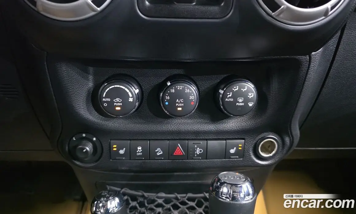 Jeep Wrangler 2014 2.8 автомат (гидро), фото 15 Jeep Wrangler 2014 2.8 автомат (гидро), фото 15