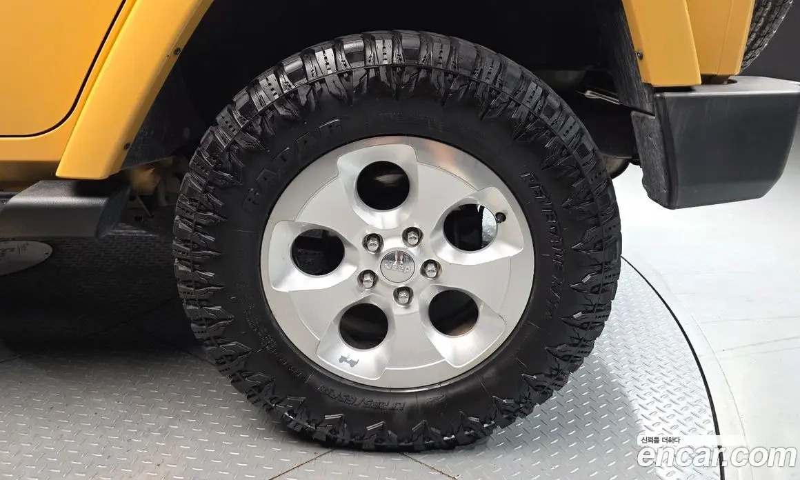 Jeep Wrangler 2014 2.8 автомат (гидро), фото 5 Jeep Wrangler 2014 2.8 автомат (гидро), фото 5