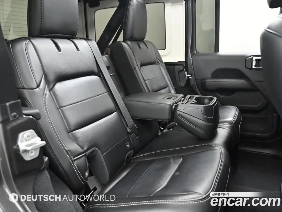 Jeep Wrangler 2021 2.0 автомат (гидро), фото 12 Jeep Wrangler 2021 2.0 автомат (гидро), фото 12
