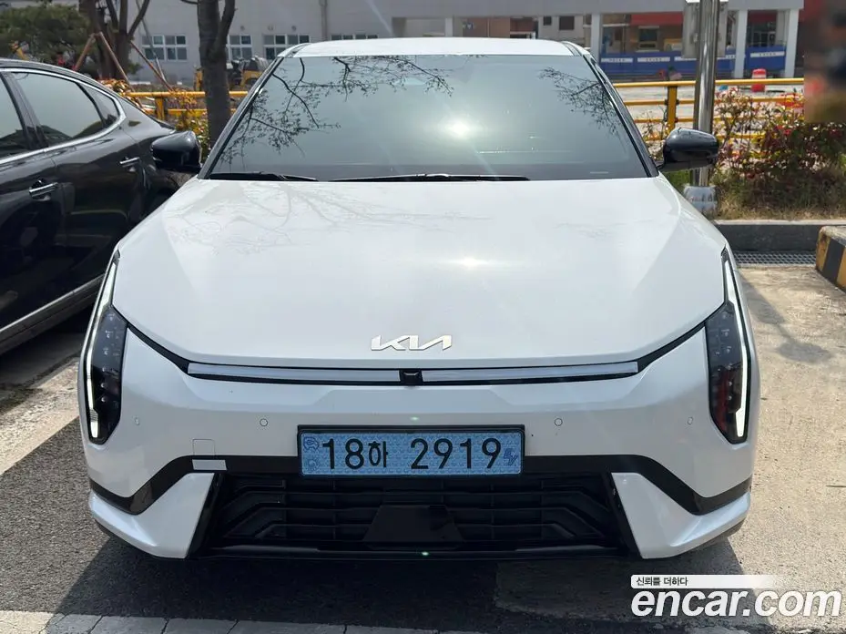 Kia EV4 2026 автомат (гидро), фото 1 Kia EV4 2026 автомат (гидро), фото 1