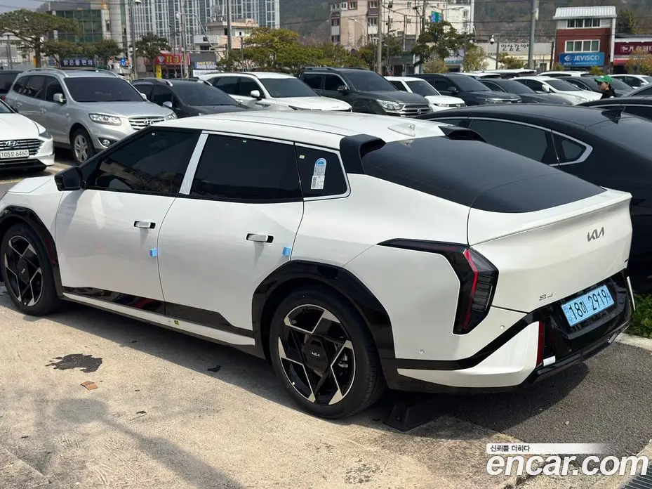 Kia EV4 2026 автомат (гидро), фото 6 Kia EV4 2026 автомат (гидро), фото 6