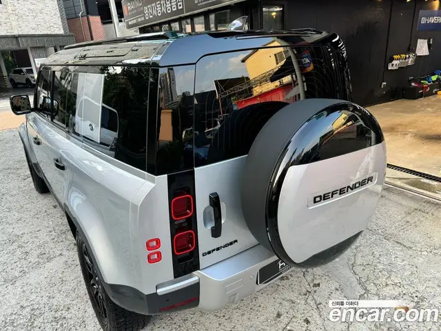 Land Rover Defender 2020 2.0 автомат (гидро), миниатюра 4 Land Rover Defender 2020 2.0 автомат (гидро), миниатюра 4