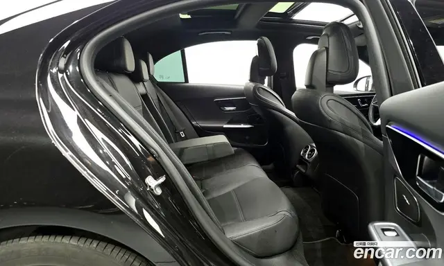 Mercedes-Benz C-Class 2024 2.0 автомат (гидро), миниатюра 12