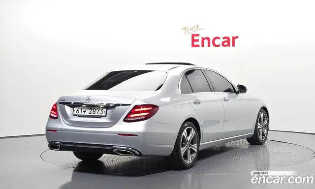 Mercedes-Benz E-Class 2019 2.0 автомат (гидро), миниатюра 2